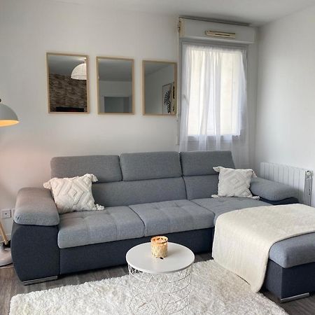 T2 Tres Charmant A Cergy Le Haut A Seulement 2 Min A Pied De La Gare !! Parking Prive Apartman Kültér fotó