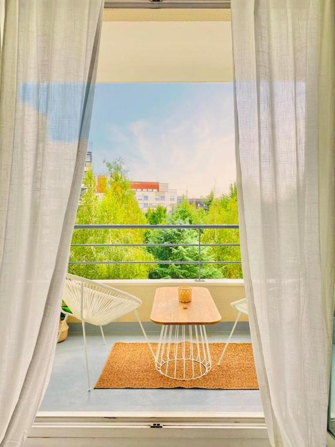 T2 Tres Charmant A Cergy Le Haut A Seulement 2 Min A Pied De La Gare !! Parking Prive Apartman Kültér fotó