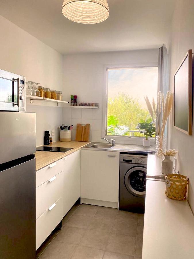 T2 Tres Charmant A Cergy Le Haut A Seulement 2 Min A Pied De La Gare !! Parking Prive Apartman Kültér fotó